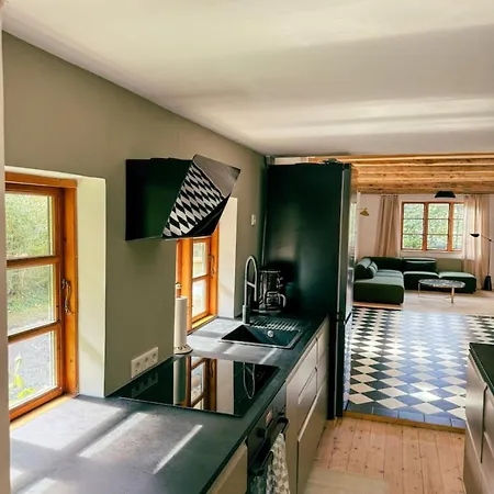 Historic Baltic Sea House, Whirlpool, Sauna, Fireplace Holiday home Barsbek
