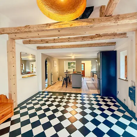 Historic Baltic Sea House, Whirlpool, Sauna, Fireplace Holiday home